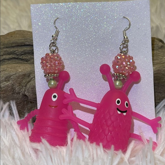 Earrings - Picture 3 of 5